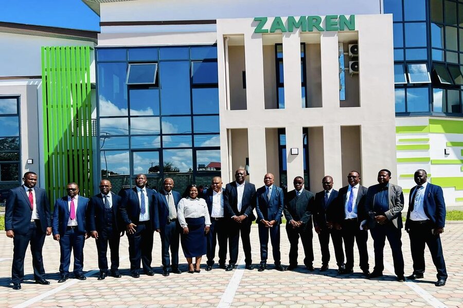 Minister of Education tours ZAMREN Offices at UNZA