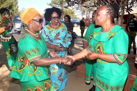 Prof Enala Mwase welcoming the First Lady Madam Esther Lungu