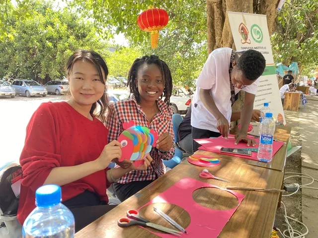 A group of students from Confucius